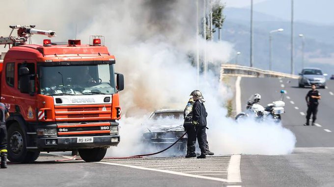 Πυρκαγιά σε όχημα στην έξοδο Ηρακλείου προς αεροδρόμιο