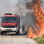 Πυρκαγιά σε χορτολιβαδική έκταση μεταξύ Εξαμίλια και Ξυλοκέριζας Κορινθίας