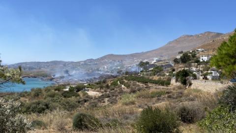 Φωτιά στον Μέγα Γιαλό Σύρου