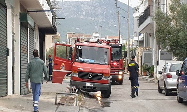 Πυρκαγιά σε βαφείο στις Αχαρνές - Στο νοσοκομείο ένας εργαζόμενος