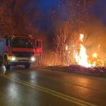 Σε εξέλιξη πυρκαγιά σε ξηρά χόρτα στον Ν. Ρύσιο Θεσσαλονίκης