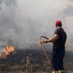 Πυρκαγιά σε θάμνους στο Ζευγολατιό Κορινθίας