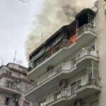 Πυρκαγιά σε εξέλιξη σε τρίτο όροφο διαμερίσματος στα σύνορα Αγ.βαρβάρας - Κορυδαλλός