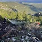 Πυρκαγιά σε θαμνώδη βλάστηση στη Πάνδροσο Σάμου (Φώτο)