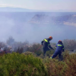 Πυρκαγιά στις Σπέτσες – Δυνάμεις και από την Αργολίδα (Φώτο)