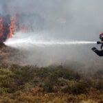 Δικογραφία σε βάρος ηλικιωμένου για εμπρησμό από αμέλεια στη Σαλαμίνα