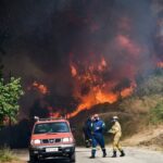 Πυρκαγιά στην Αχαϊα: Εκκενώνονται πάνω από δέκα χωριά