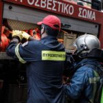 Πυροσβεστική: 8 συμβουλές για την αποφυγή πυρκαγιών από ηλεκτρικές συσκευές, πολύμπριζα και χριστουγεννιάτικα δέντρα