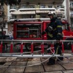 Πυρκαγιά σε δώμα πολυκατοικίας στο κέντρο της Αθήνα