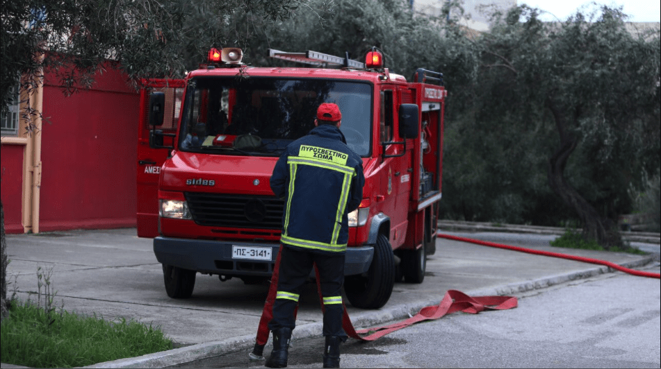 Πυρκαγιά σε μονοκατοικία στους Άγιους Ανάργυρους Αργολίδας