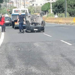 Τροχαίο στην Αθηνών Σουνίου - Τούμπαρε αυτοκίνητο (Φωτό)