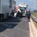 Σοβαρό τροχαίο με 4 νταλίκες στη Λάρισα – Εγκλωβίστηκε οδηγός (Φωτό)