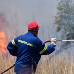 Πυρκαγιά σε οικοπεδικό χώρο στην οδό Μεγ.Αλεξάνδρου στην Ανάβυσσο