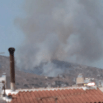 Σε εξέλιξη μεγάλη πυρκαγιά στο Σχιστό Κορυδαλλού (Φωτό)