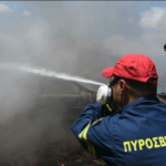 Πυρκαγιά σε αποθήκη με δέματα τριφυλλιού και ζωοτροφές στην περιοχή της Φιλιππιάδας Ηπείρου