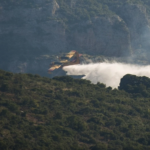 Οριοθετήθηκε η πυρκαγιά στην περιοχή Ακρωτήριο Αράπης στο Άγιον Όρος