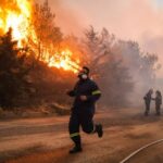 Πυρκαγιά στην Πεντέλη: Δραματική προειδοποίηση Κολυδά