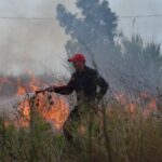 Άμεσα τέθηκε υπό έλεγχο πυρκαγιά σε χαμηλή βλάστηση στα Καλύβια Θορικού