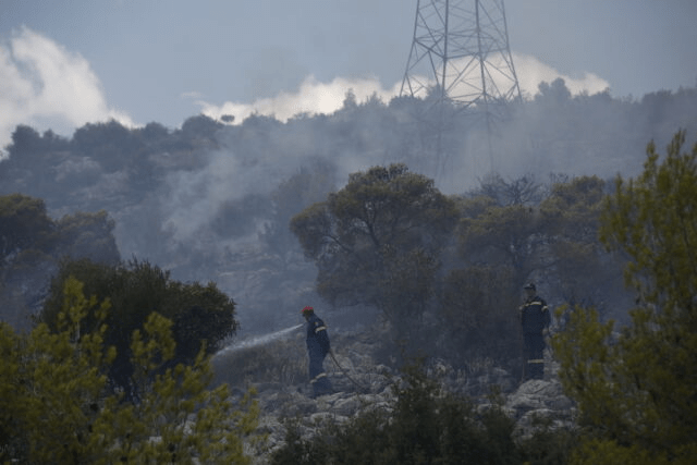 Οριοθετήθηκε η πυρκαγιά στη Νέα Πέραμο