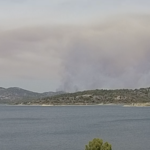 Ανεξέλεγκτες διαστάσεις παίρνει η πυρκαγιά στην Ρόδο