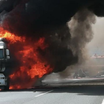 Πυρκαγιά σε νταλίκα στο Δερβένι Θεσσαλονίκης