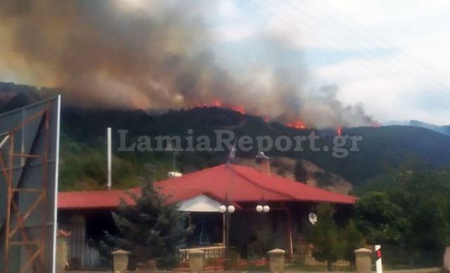 Αναζωπύρωση στην περιοχή της Βίτωλης Μακρακώμης