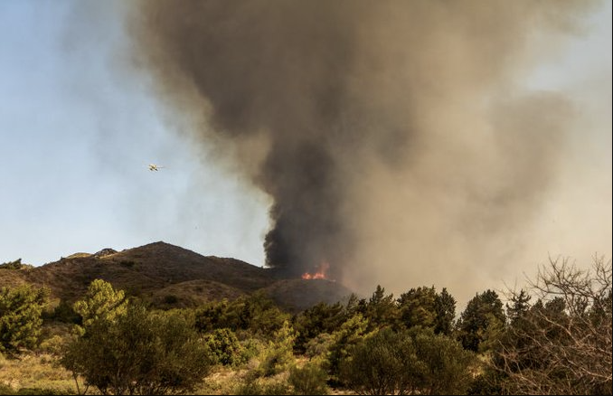 Υπό μερικό έλεγχο η πυρκαγιά στην Ανατολική Μάνη