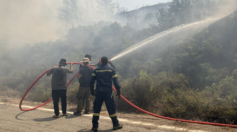 Πυρκαγιά σε χαμηλή βλάστηση στην περιοχή Σινάπι Ηρακλείου Κρήτης