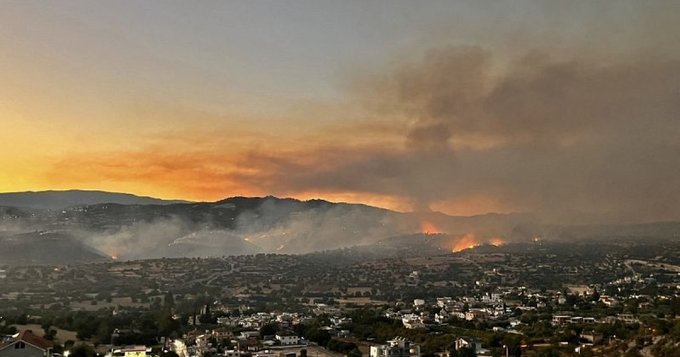 Πυρκαγιά στην Κύπρο: Η Ελλάδα αποστέλλει δύο αεροσκάφη