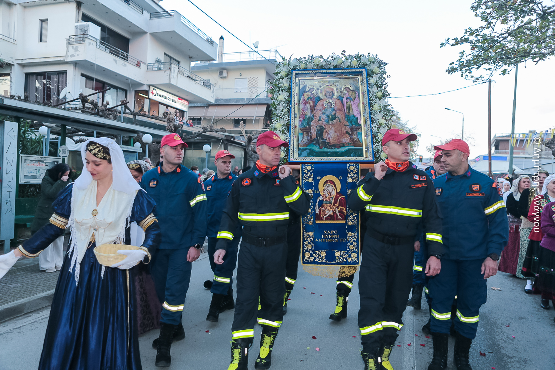 Το Πυροσβεστικό Σώμα υποδέχθηκε με λαμπρότητα πιστό αντίγραφο της Ιεράς και Θαυματουργού Εικόνος της Παναγίας της Πεφανερωμένης