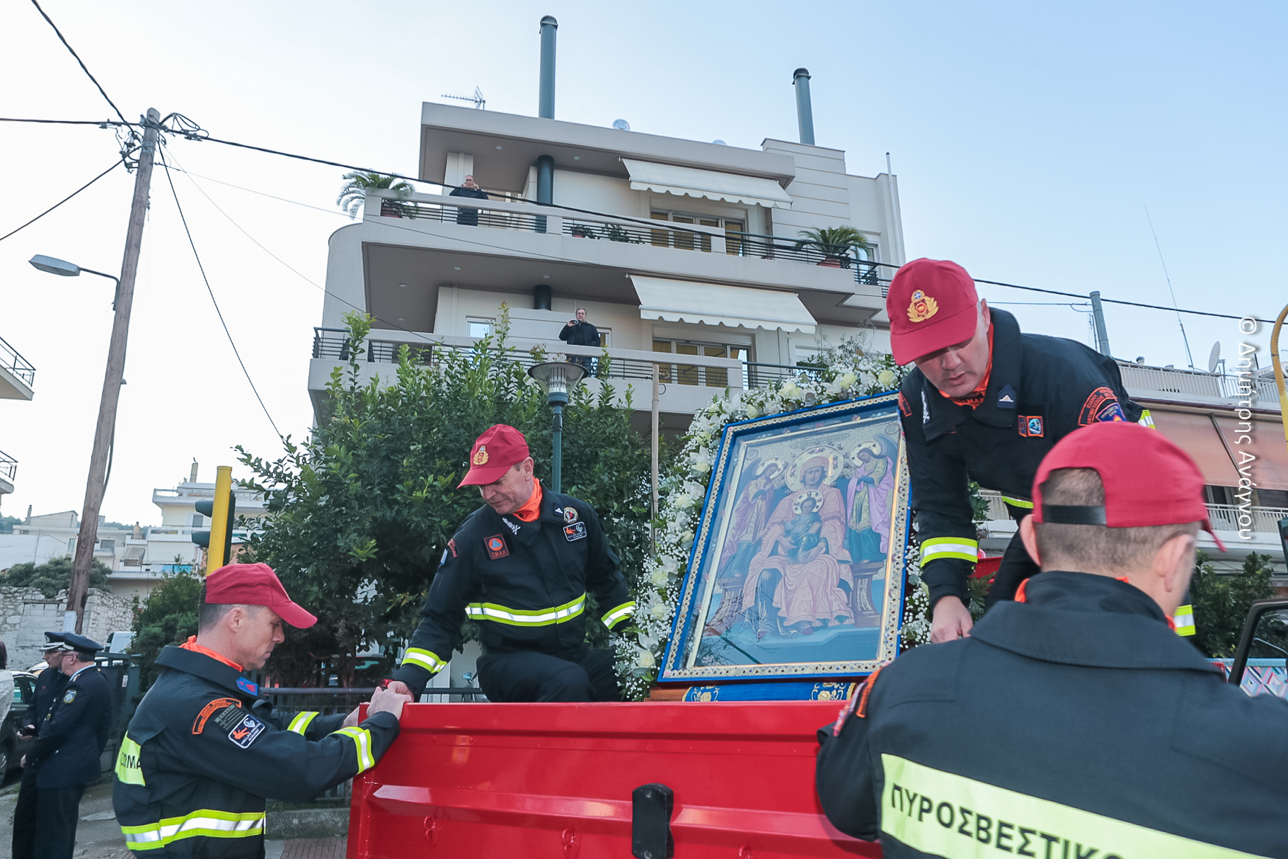 Το Πυροσβεστικό Σώμα υποδέχθηκε με λαμπρότητα πιστό αντίγραφο της Ιεράς και Θαυματουργού Εικόνος της Παναγίας της Πεφανερωμένης