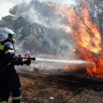 Συλλήψεις και επιβολή διοικητικών προστίμων για πρόκληση πυρκαγιών σε Εύβοια, Χαλκιδική, Θεσσαλονίκη, Λακωνία και Φωκίδα