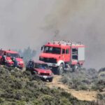 Κρήτη: Ανεξέλεγκτη η πυρκαγιά στο Λασίθι – Αυξήθηκαν οι τραυματίες, ενισχύονται οι δυνάμεις