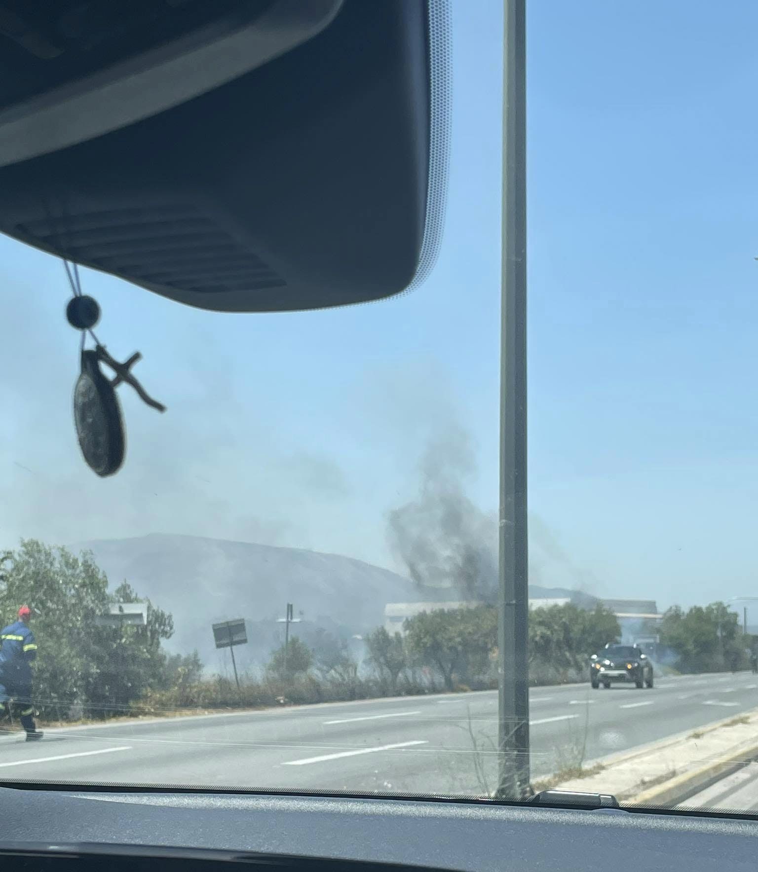 Πυρκαγιά σε χορτολιβαδική έκταση στο Μαρκόπουλο Αττικής