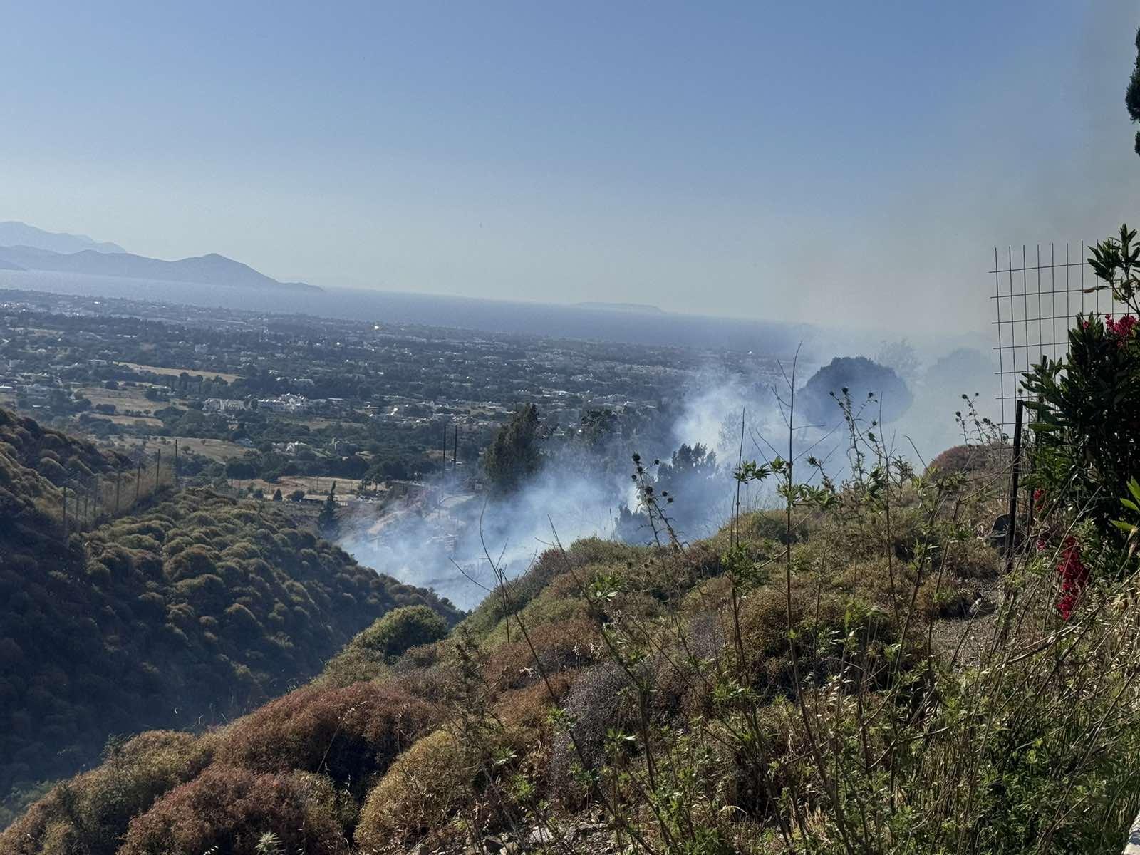 Πυρκαγιά σε χαμηλή βλάστηση στην περιοχή Γιαπίλη στη νήσο Κω