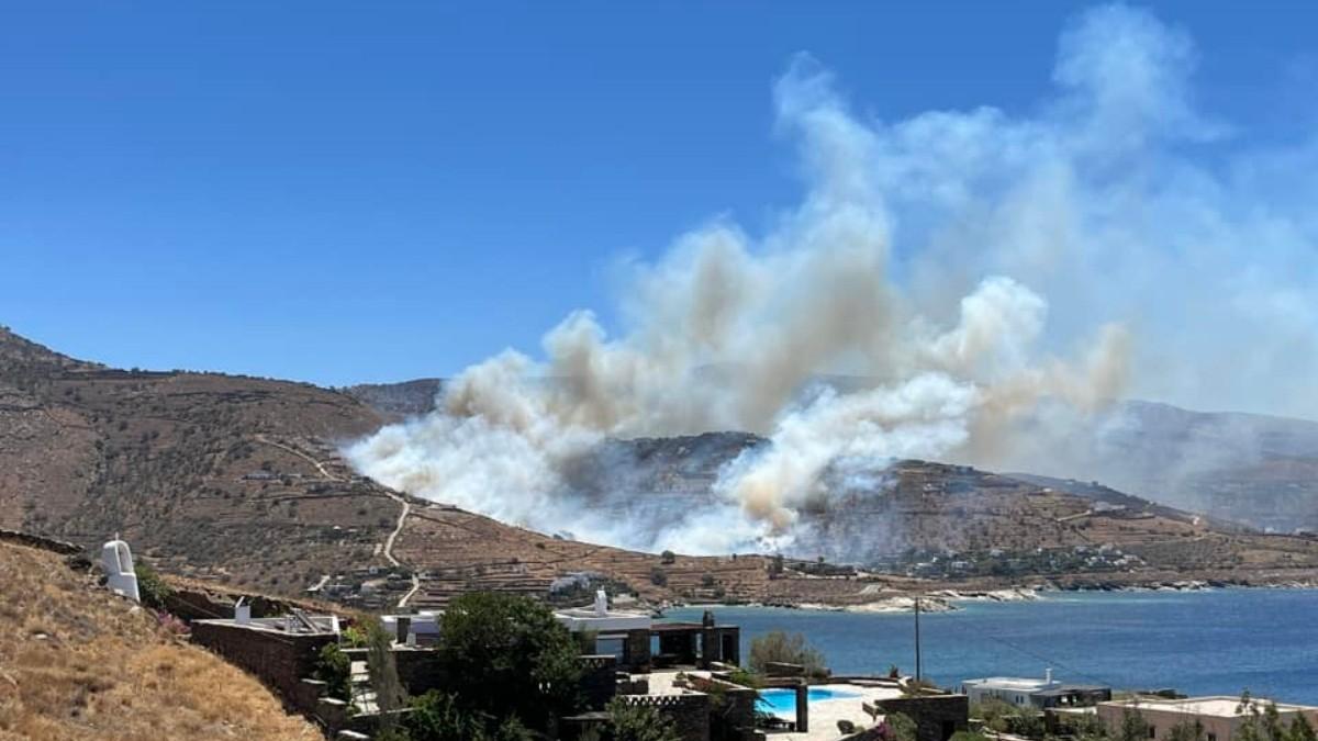 Πυρκαγιά σε χαμηλή βλάστηση στην περιοχή Λυγιά στη νήσο Κέα