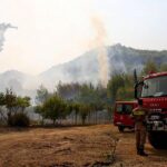 Πυρκαγιά σε χαμηλή βλάστηση στην περιοχή Προφάρτα στα Καλύβια Θορικού