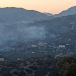 Πυρκαγιά στο Ρέθυμνο: Μάχη με τις αναζωπυρώσεις - Ενισχύθηκαν οι πυροσβεστικές δυνάμεις