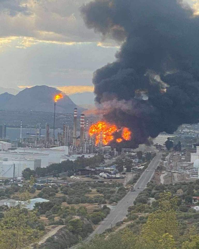 Πυρκαγιά σε χώρο διυλιστηρίων στο Σουσάκι Αγίων Θεοδώρων Κορινθίας