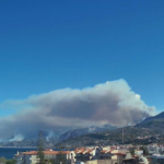 Εκτός ελέγχου η παραμένει η πυρκαγιά στη Κορινθία