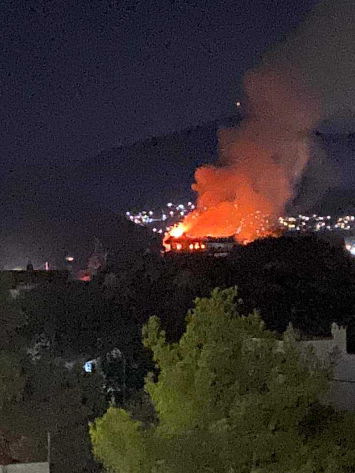 Πυρκαγιά σε χώρο συνάθροισης κοινού επί της οδού Αγίου Νικολάου στο Πόρτο Ράφτη