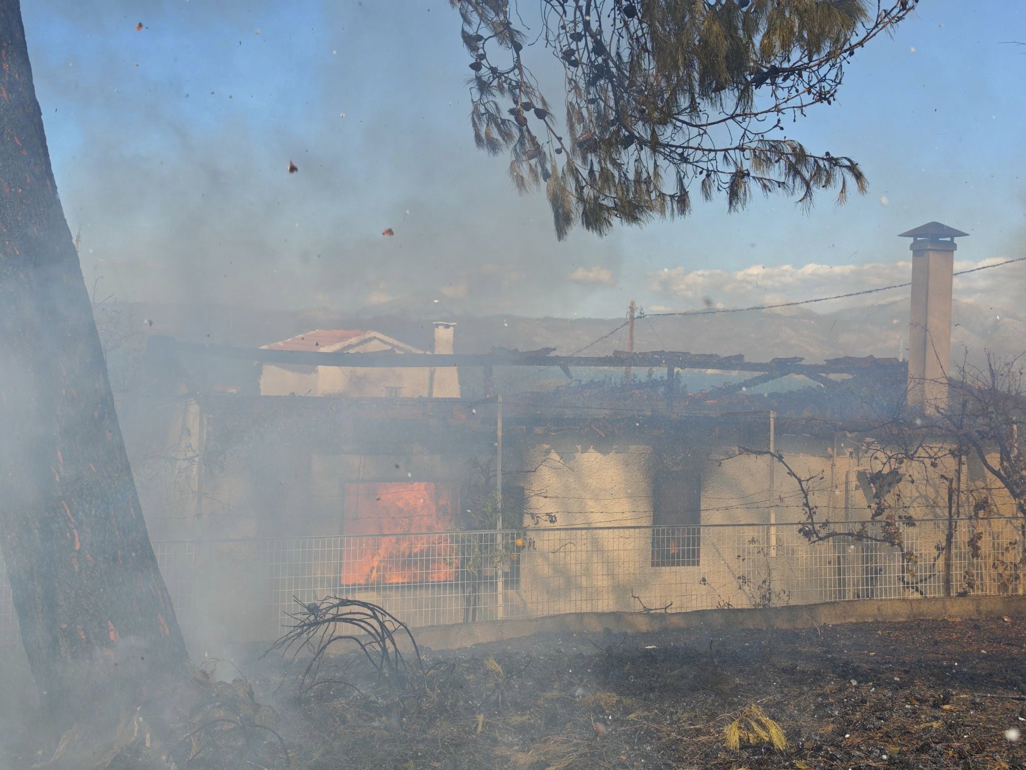 Πυρκαγιά σε μονοκατοικία στο Χαλκούτσι Αττικής