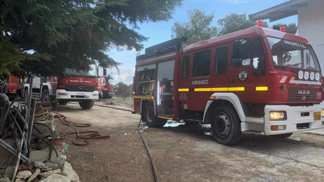 Πυρκαγιά σε χαμηλή βλάστηση πλησίον της οδού Μεσσηνίας στο Καπανδρίτι Αττικής