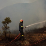 Πυρκαγιές: Συλλήψεις και επιβολή διοικητικών προστίμων σε 10 περιοχές της χώρας