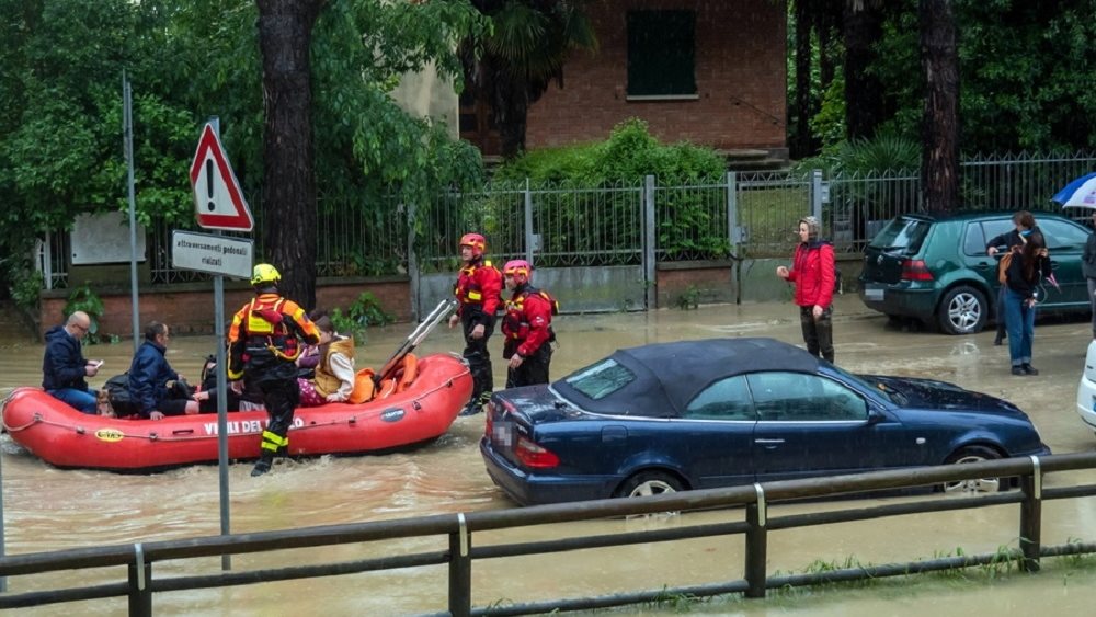 Ιταλία: Εκατοντάδες επιχειρήσεις πυροσβεστών στη Σικελία εξαιτίας της κακοκαιρίας