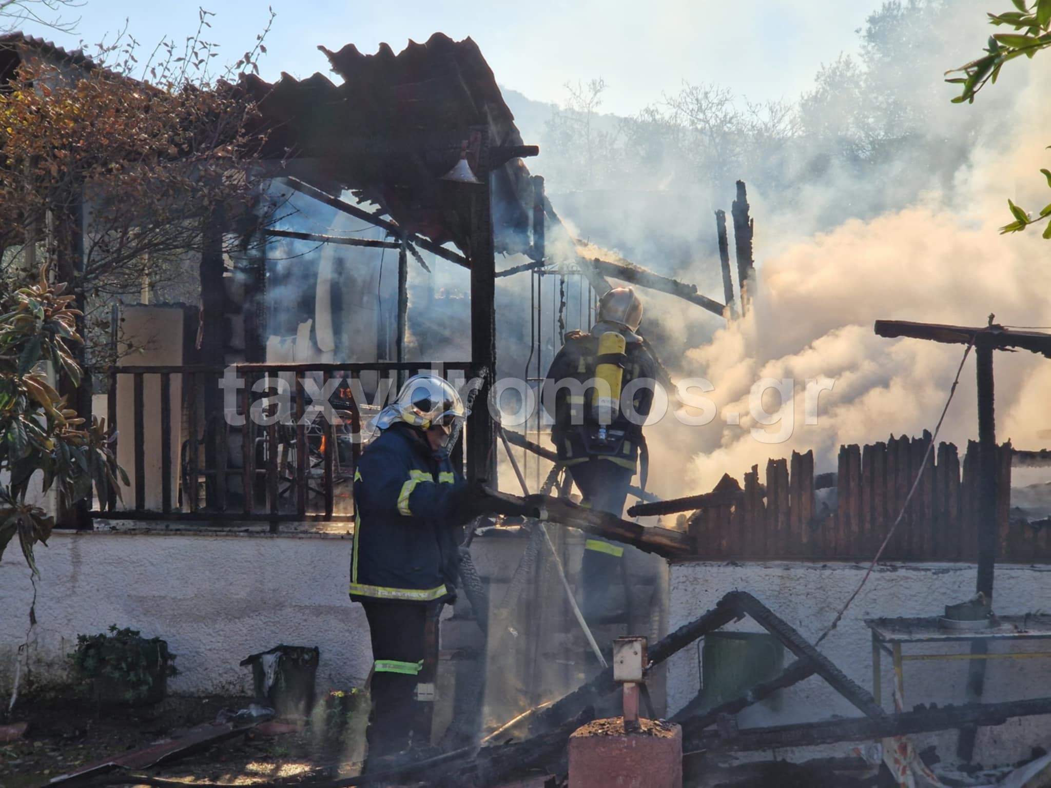 Πυρκαγιά σε παράπηγμα στις Αλυκές Βόλου