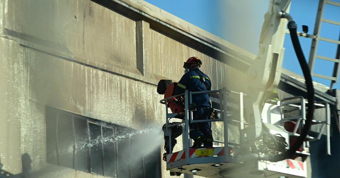 Πυρκαγιά σε χώρο εργοστασίου επεξεργασίας ξύλου στη ΒΙ.ΠΕ. Λάρισας