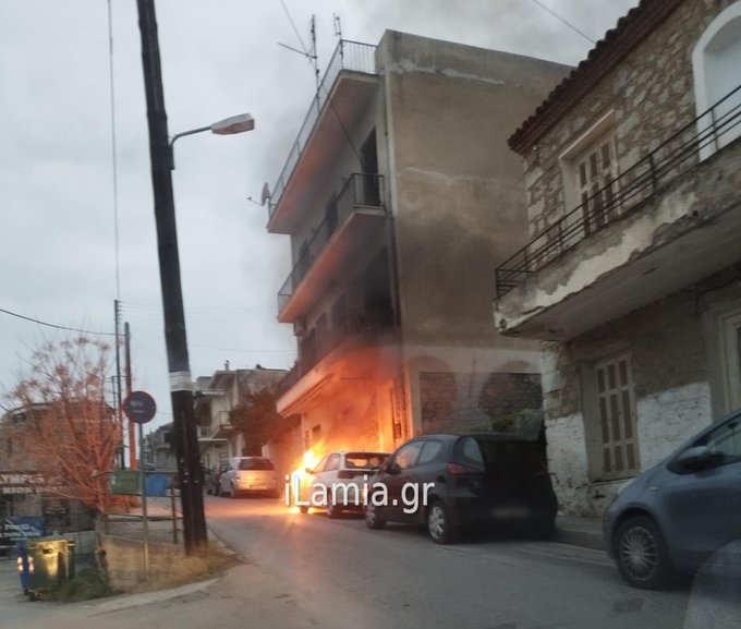 Πυρκαγιά σε Ι.Χ. αυτοκίνητο επί της οδού Έσλιν στη Λαμία