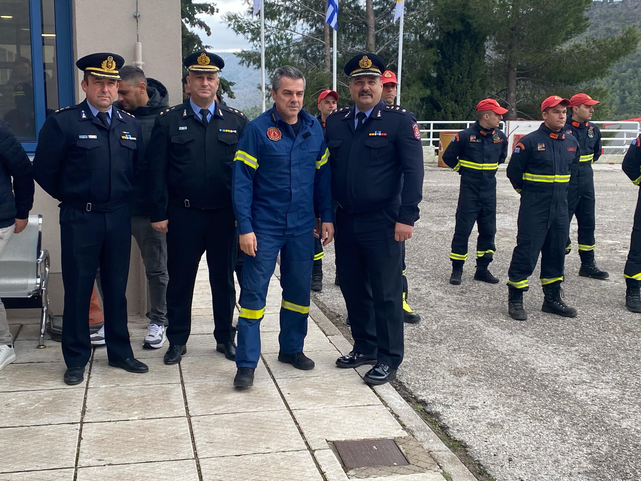 Έκοψαν την πρωτοχρονιάτικη πίτα τους οι πυροσβέστες της 1ης Ε.ΜΟ.Δ.Ε (εικόνες)