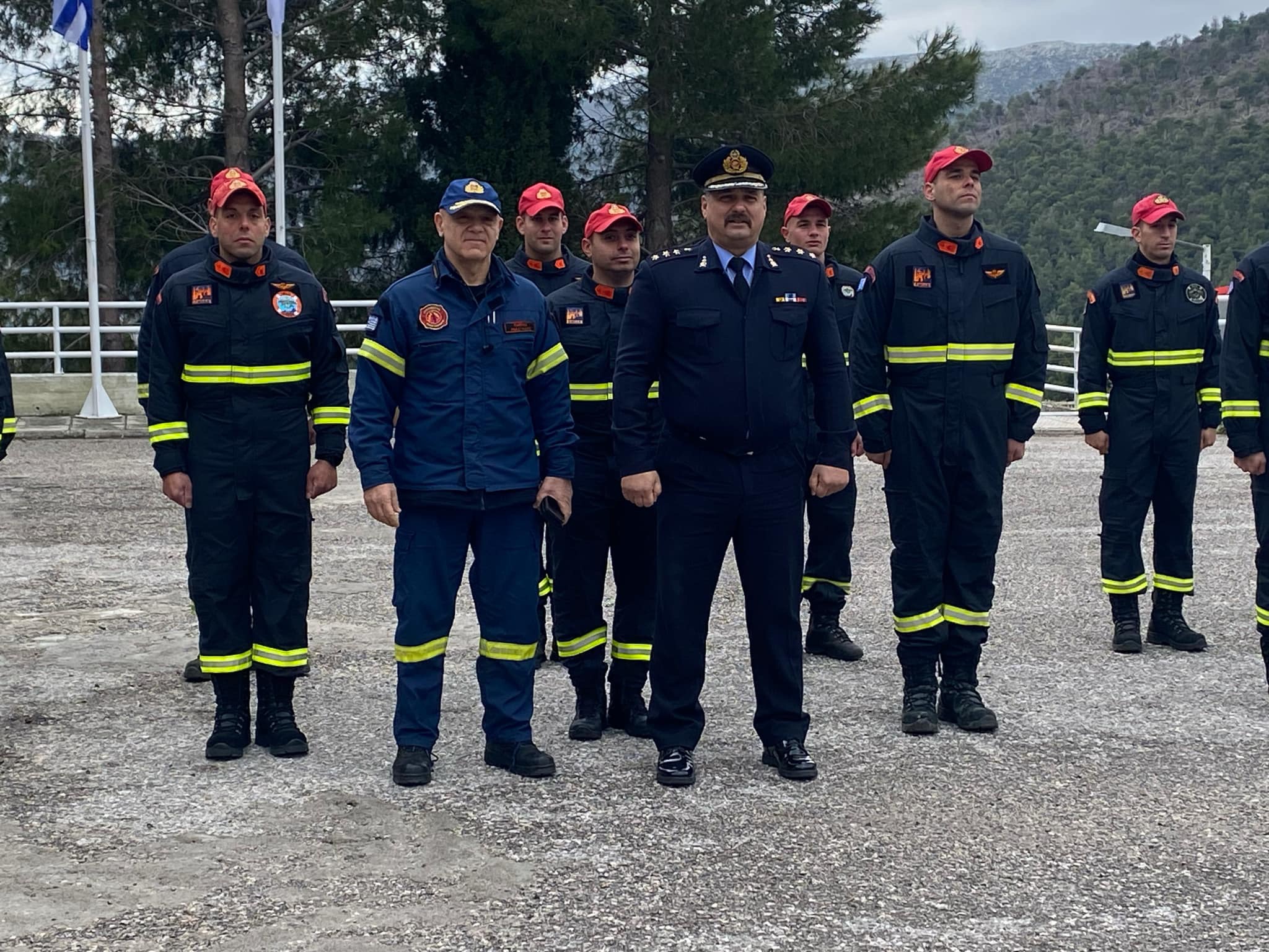 Έκοψαν την πρωτοχρονιάτικη πίτα τους οι πυροσβέστες της 1ης Ε.ΜΟ.Δ.Ε (εικόνες)